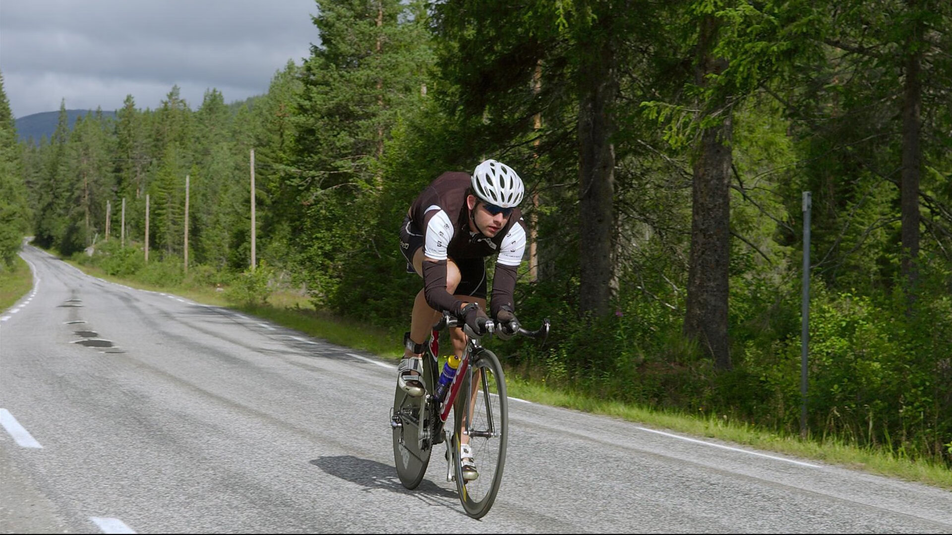 中国短道速滑队世界杯分站赛斩获两金一银 年轻小将表现亮眼