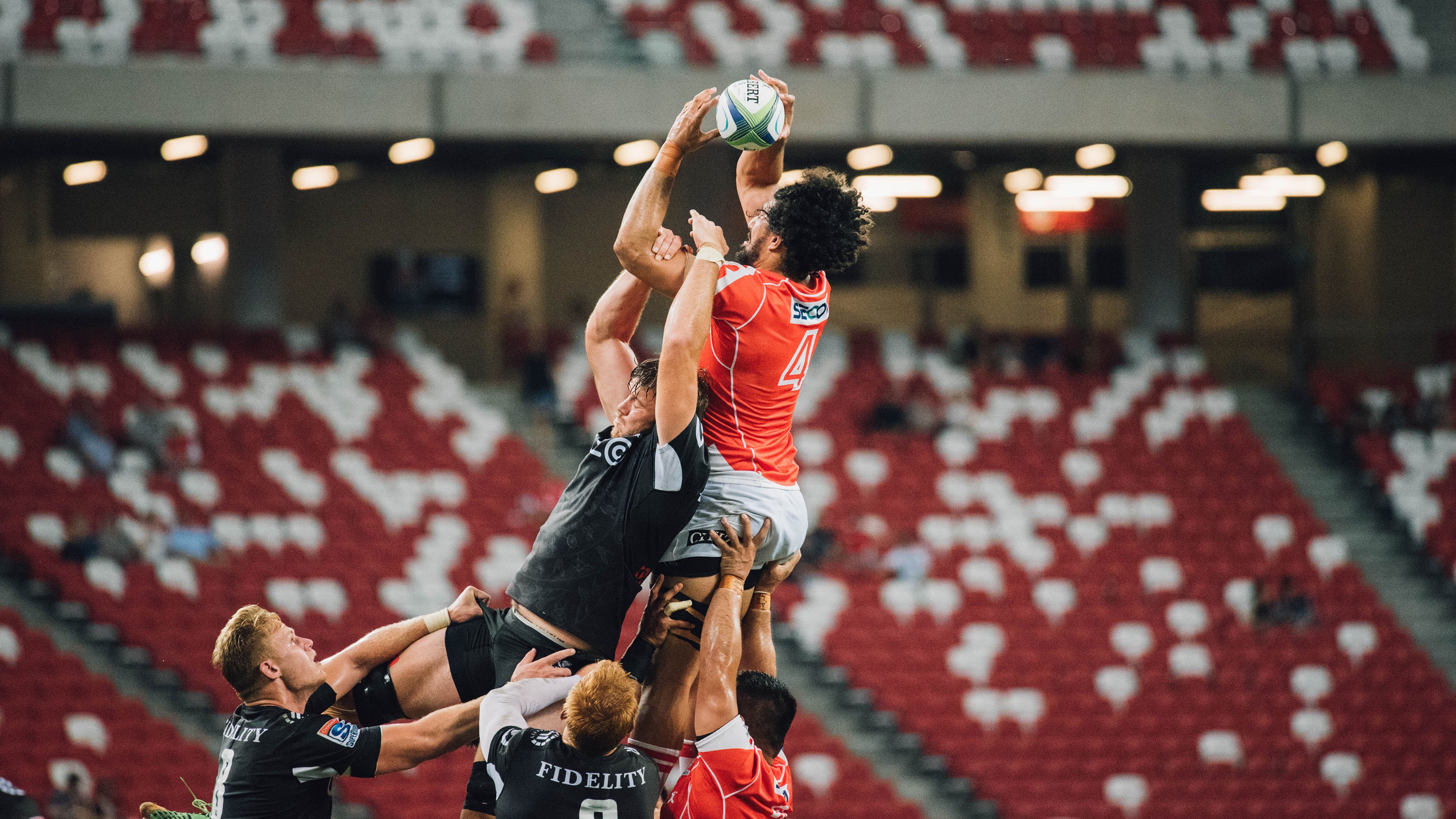 全国田径锦标赛接力赛激情上演,多支队伍刷新纪录